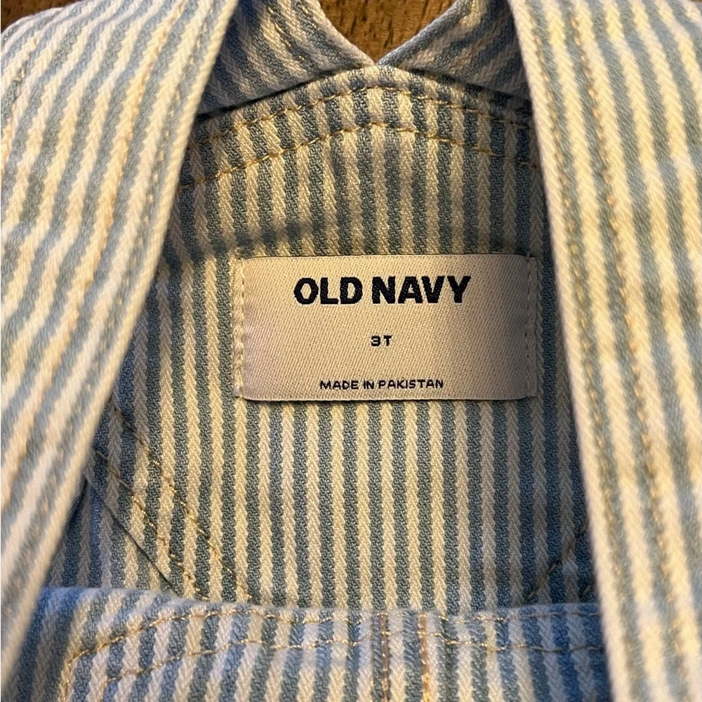 Classic OshKosh pinstripe‎ overall size 3T